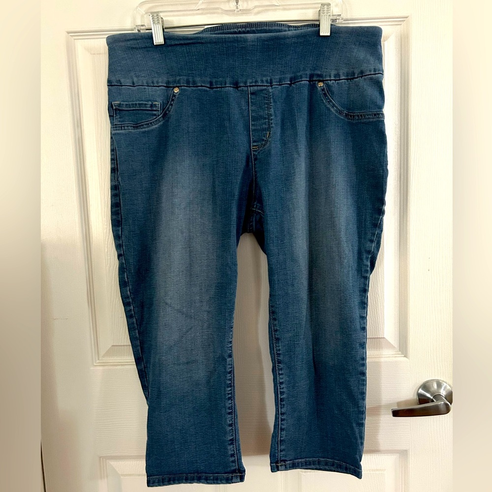 Lee Pull-on slimming capris